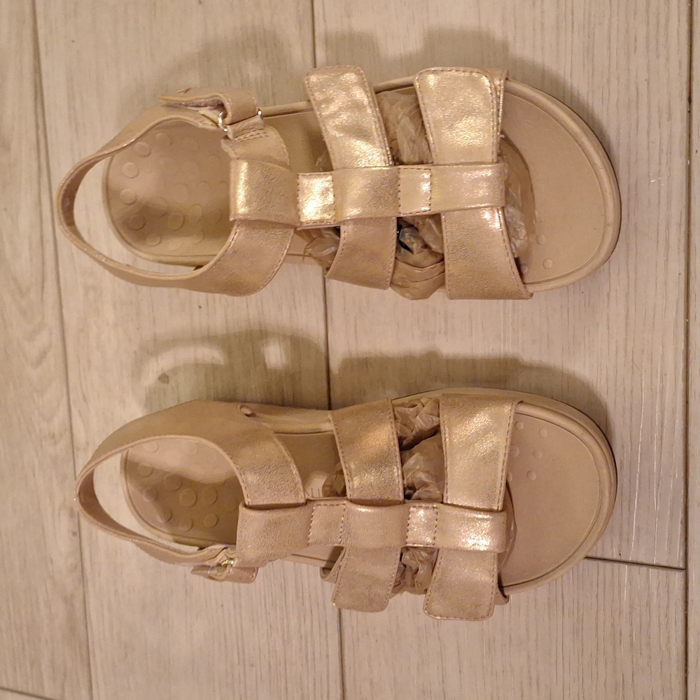 Vionic Tami gold Metallic Platform Wedge Sandals 8